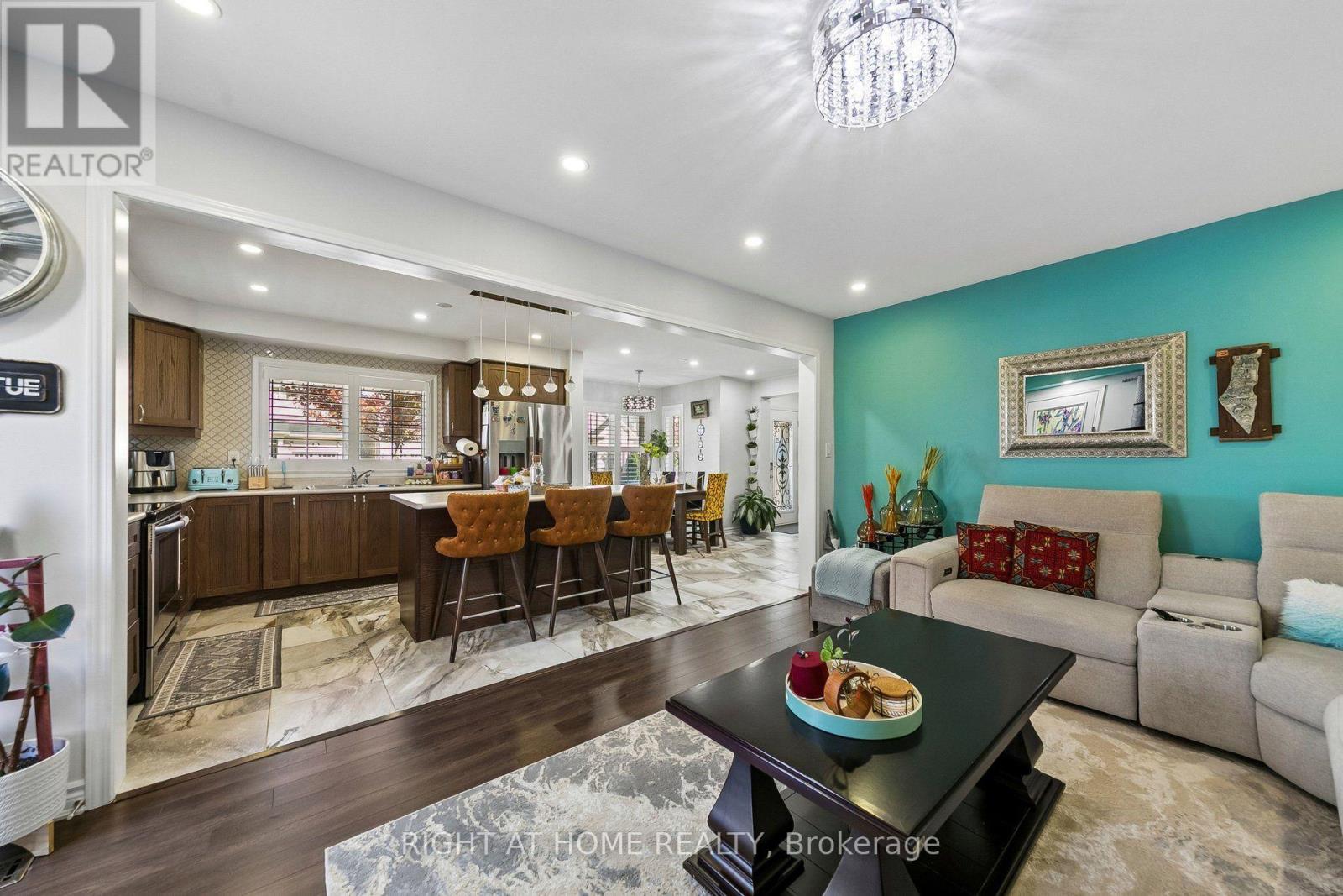 313 Gillett Point, Milton, ON photo 12