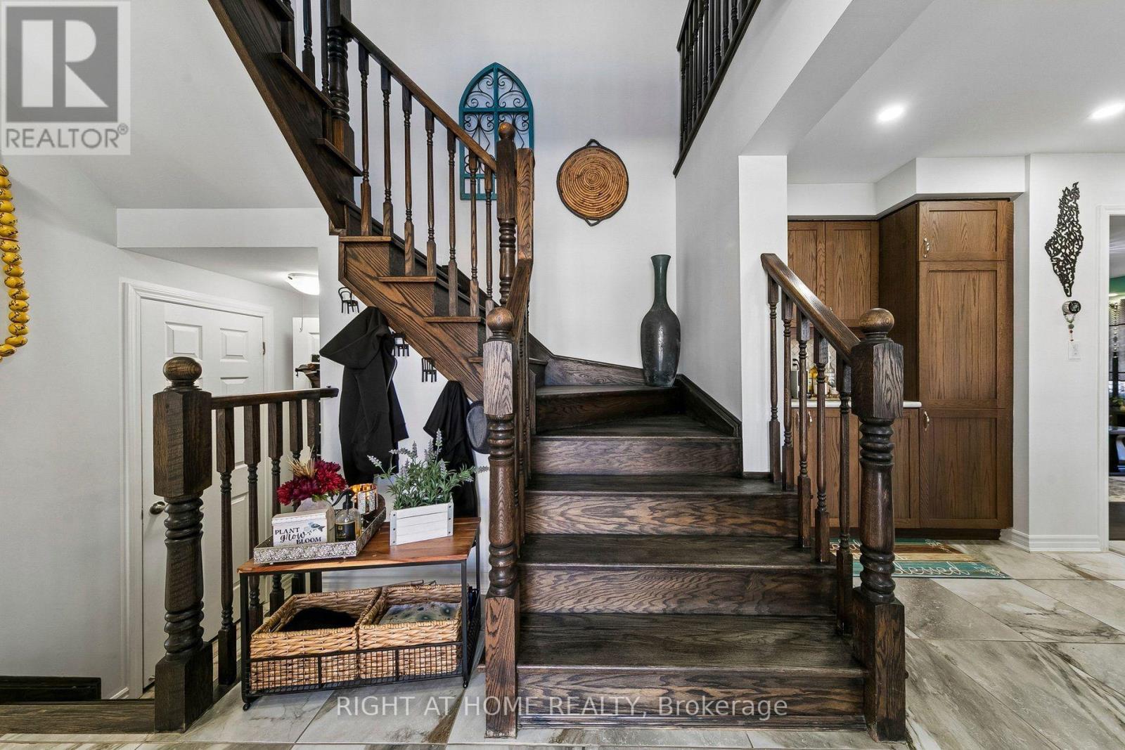 313 Gillett Point, Milton, ON photo 24