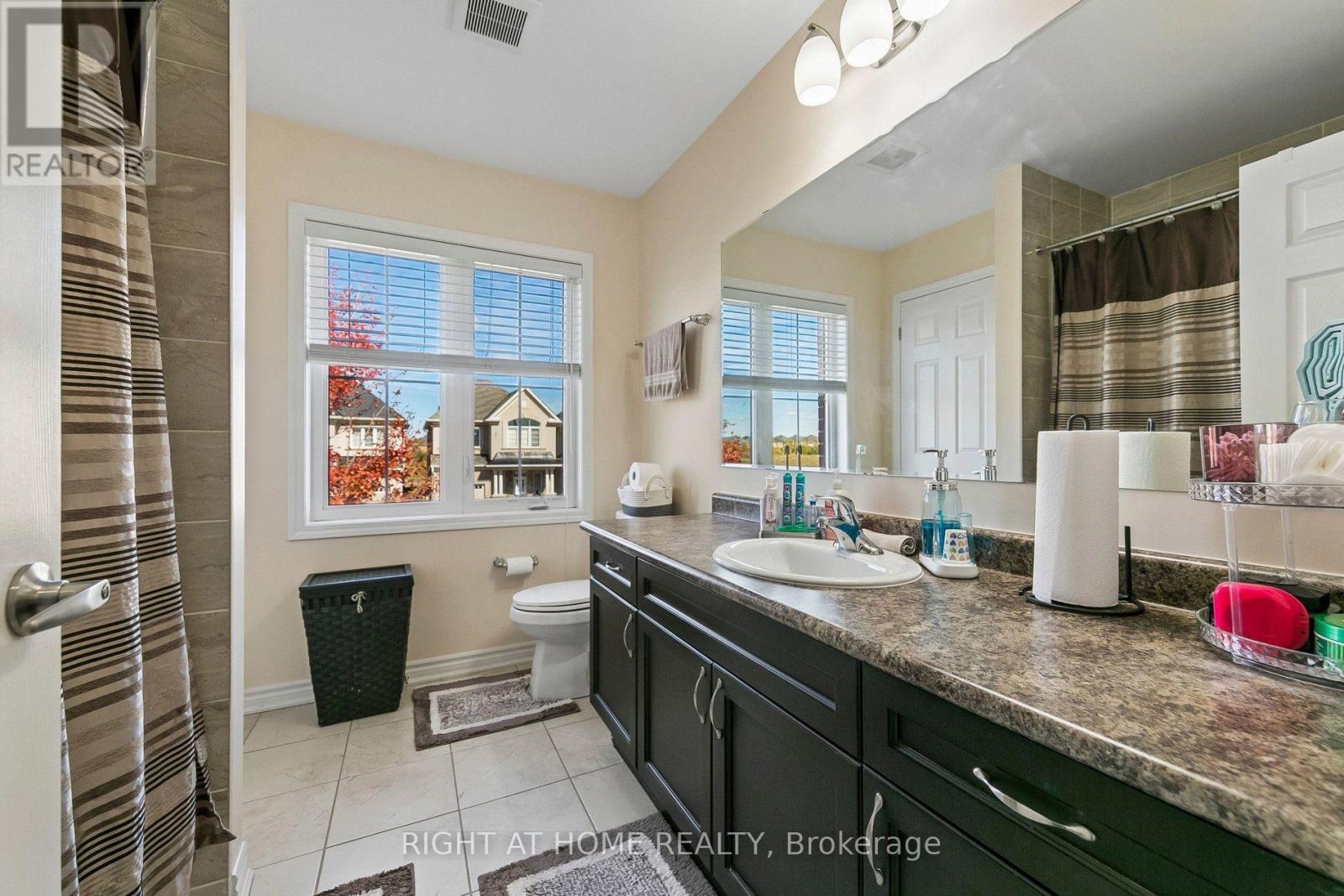 313 Gillett Point, Milton, ON photo 32