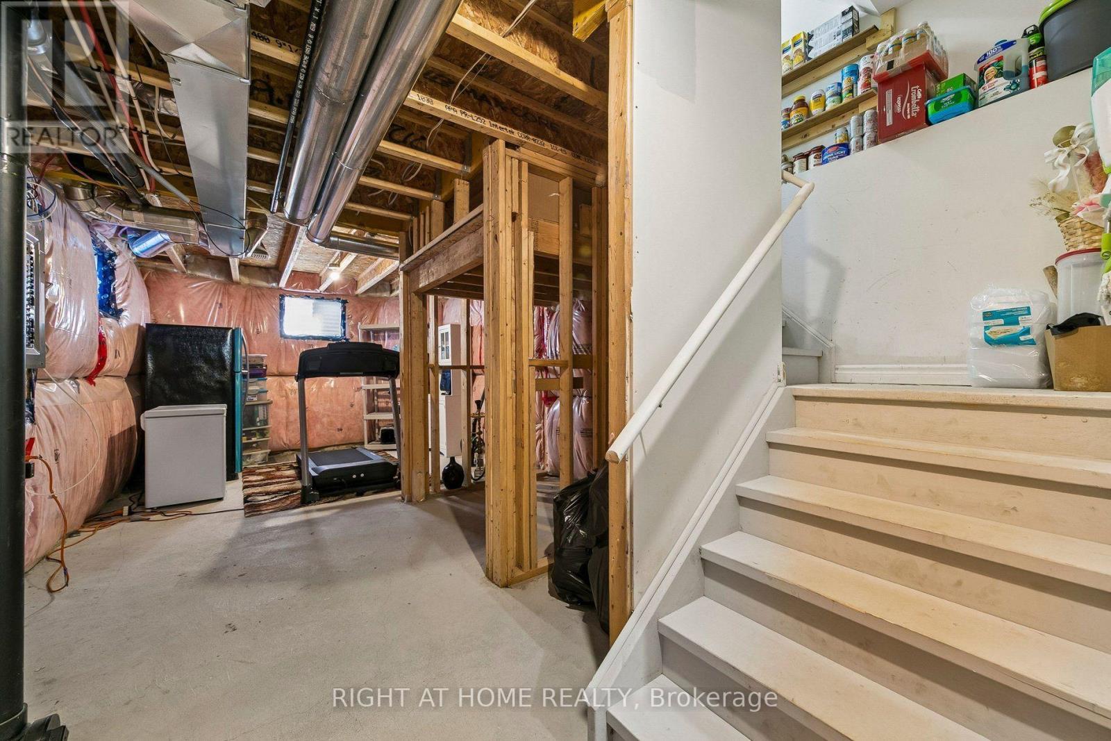 313 GILLETT POINT - 40