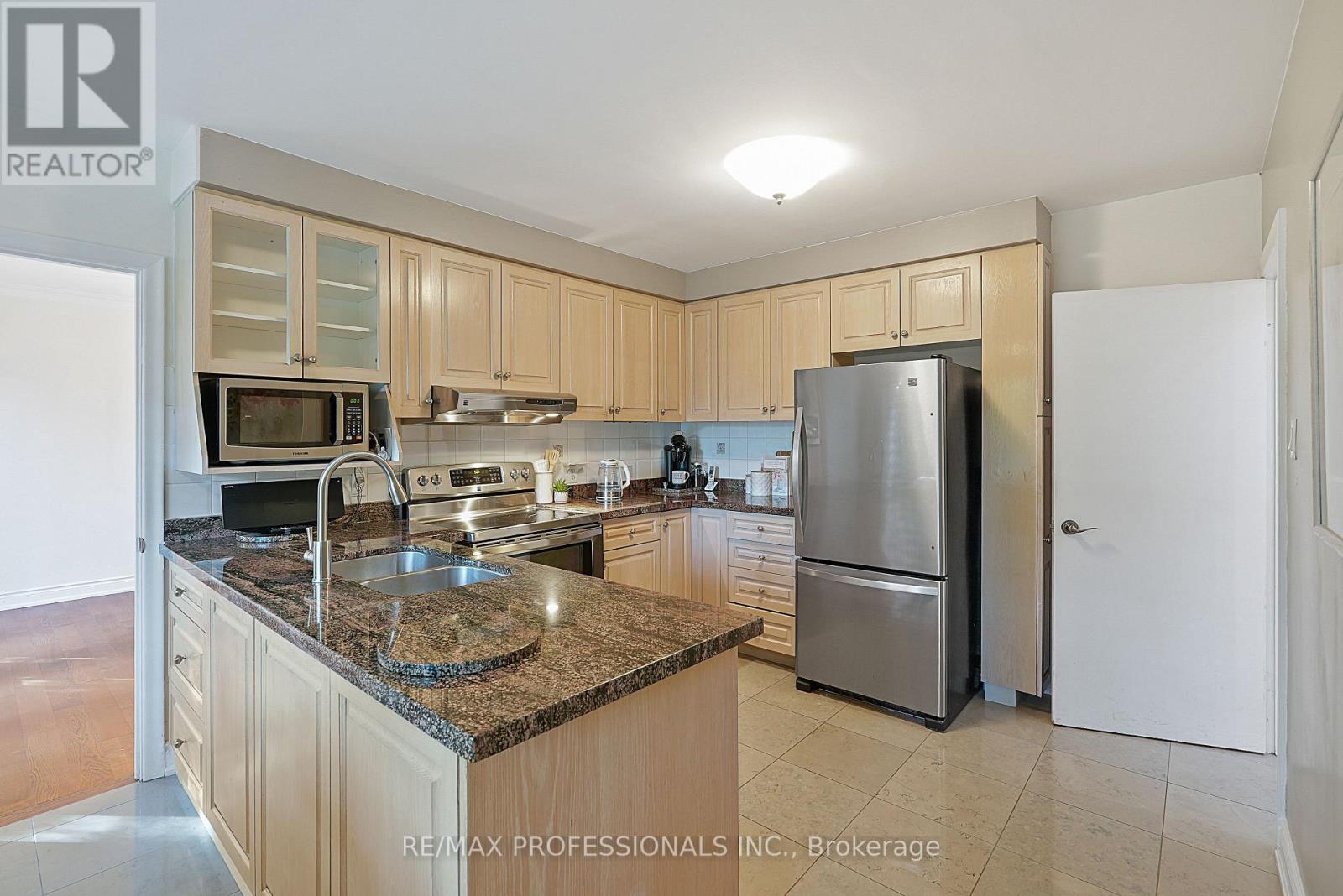 424 The Kingsway, Toronto, ON photo 18