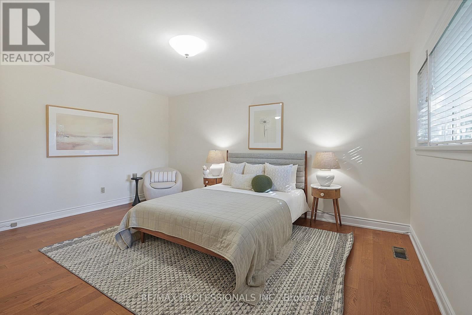 424 The Kingsway, Toronto, ON photo 25