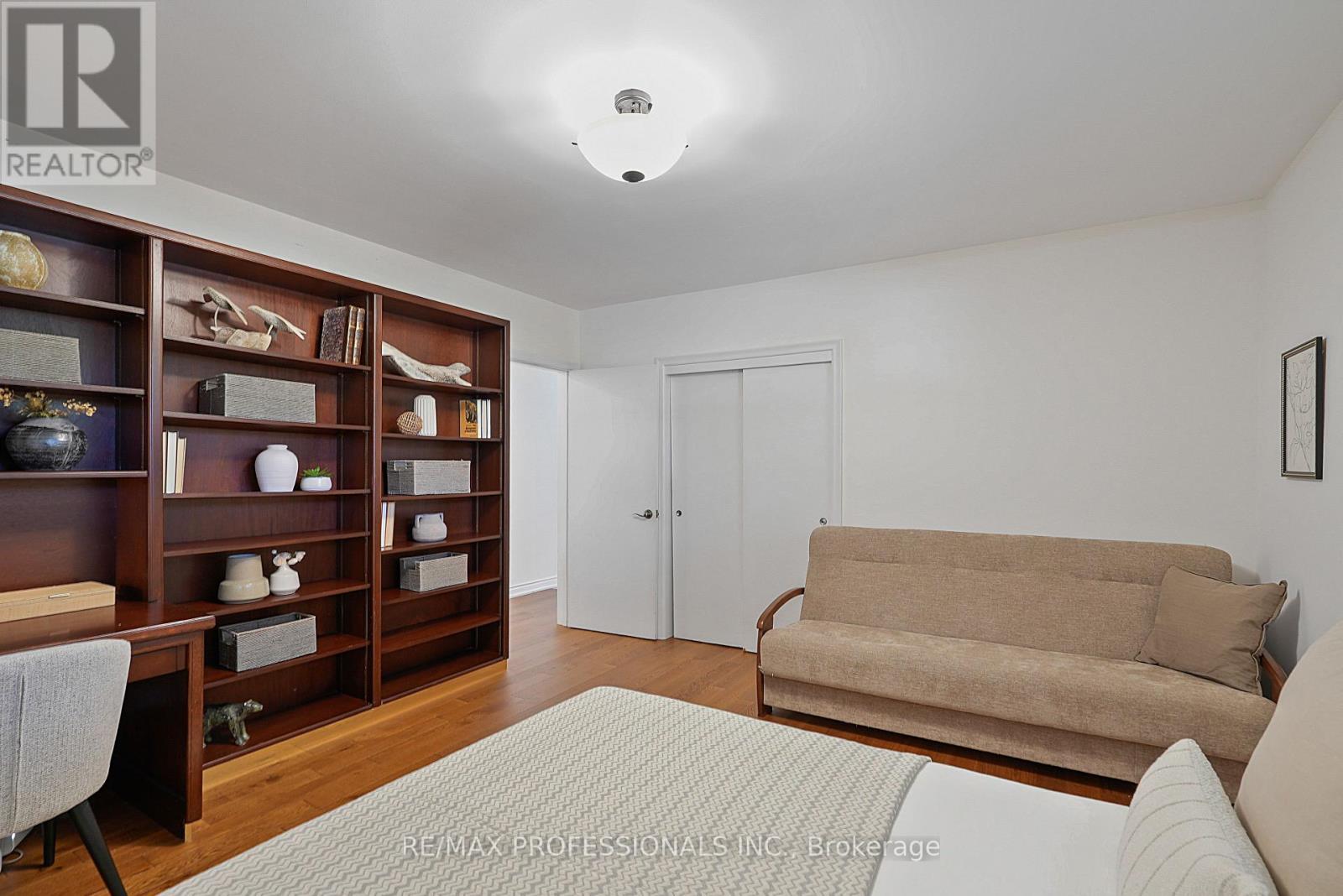 424 The Kingsway, Toronto, ON photo 31