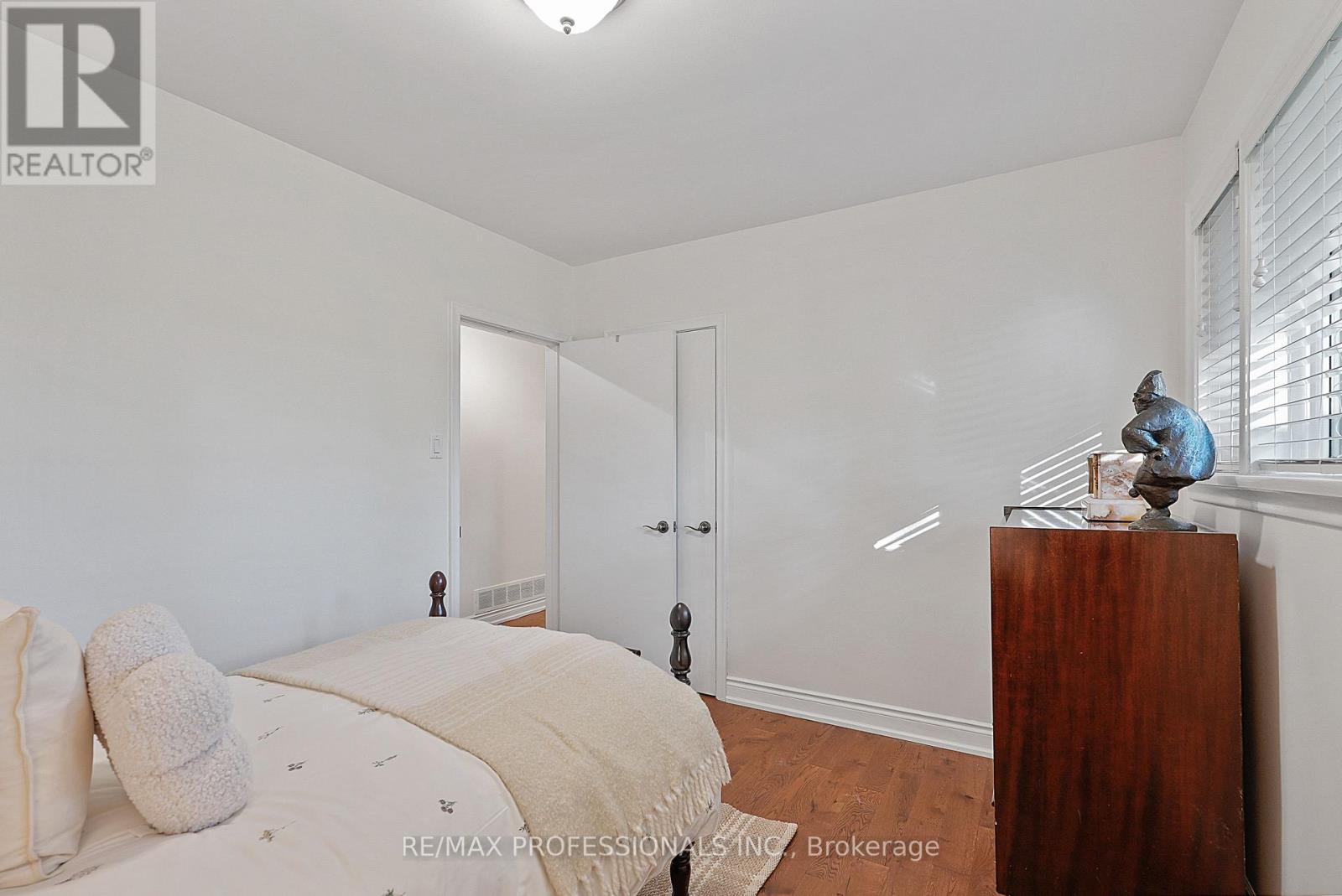 424 The Kingsway, Toronto, ON photo 33