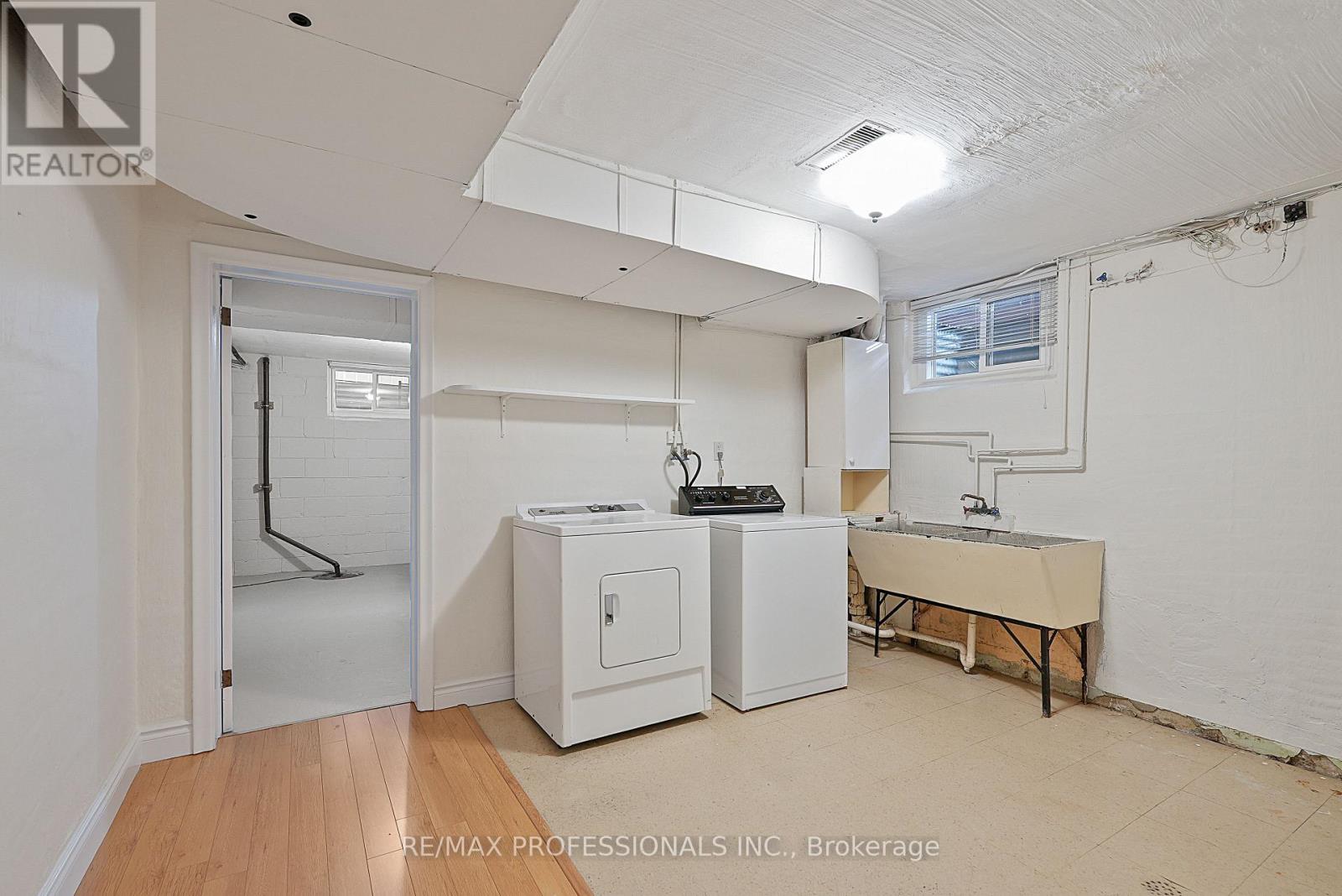 424 The Kingsway, Toronto, ON photo 44
