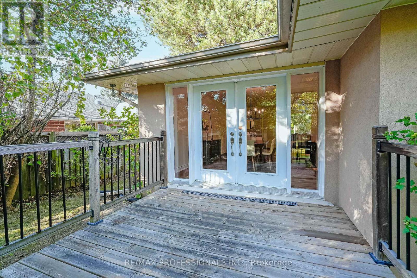 424 The Kingsway, Toronto, ON photo 46