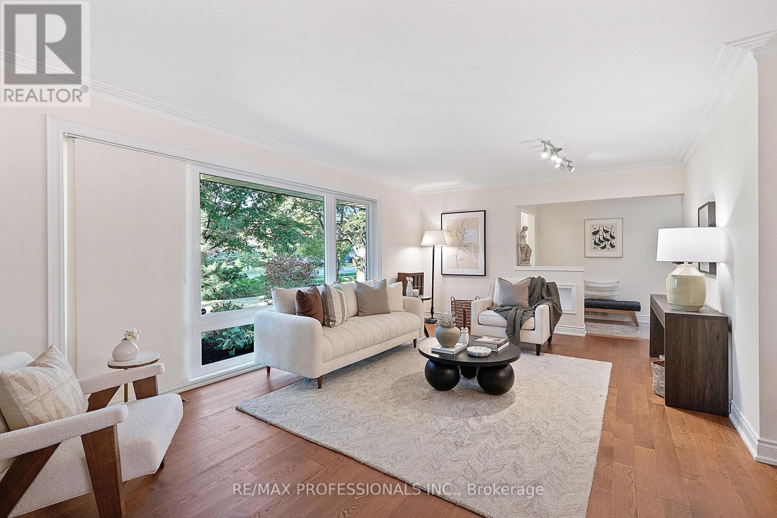 424 The Kingsway, Toronto, ON photo 5