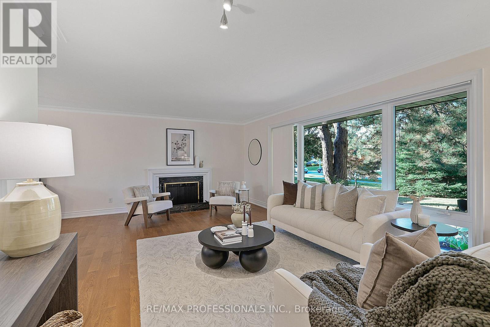 424 The Kingsway, Toronto, ON photo 7