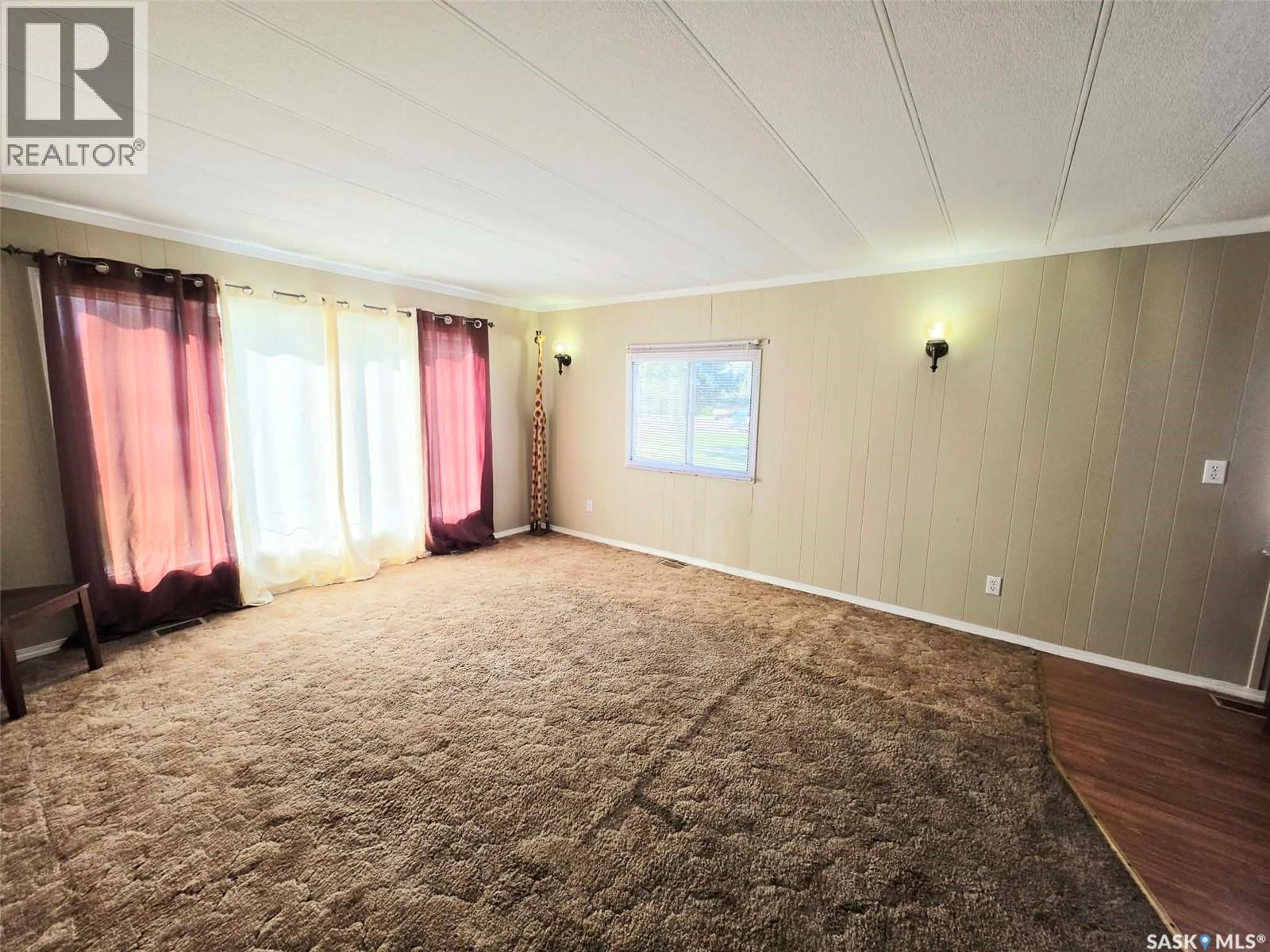 630 Maple DRIVE, Esterhazy — photo 3