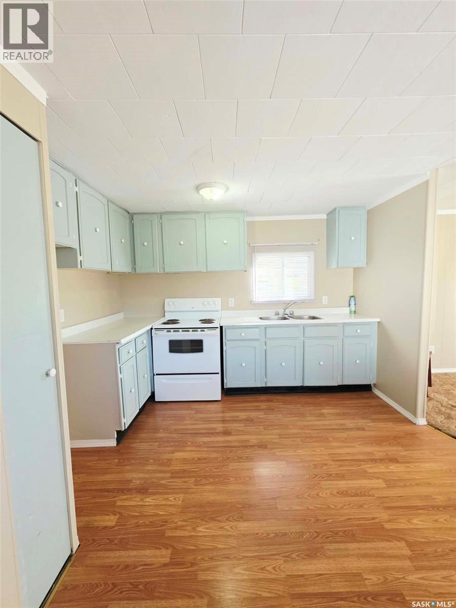 630 Maple DRIVE, Esterhazy — photo 8