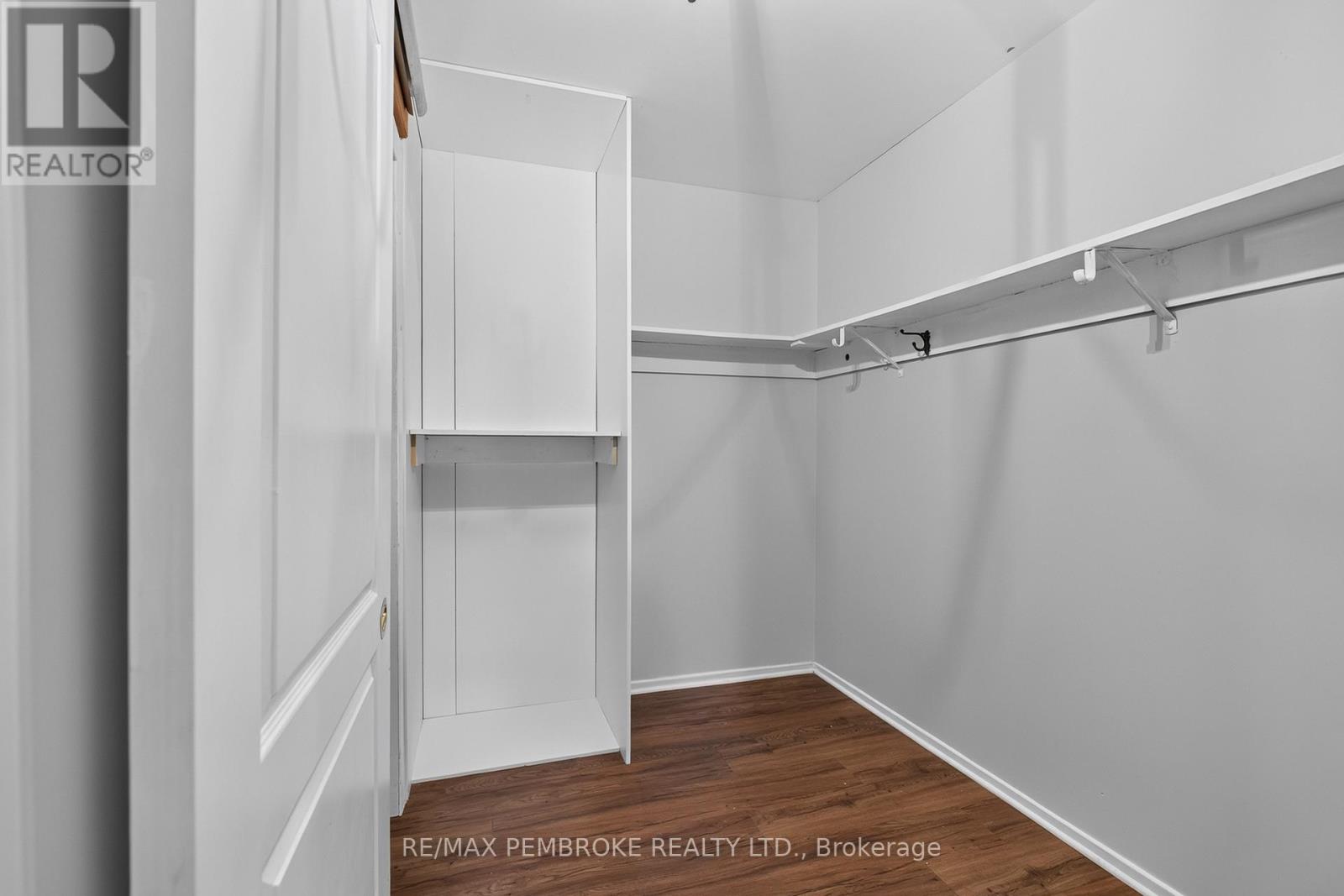 14 ROY STREET - Image 22