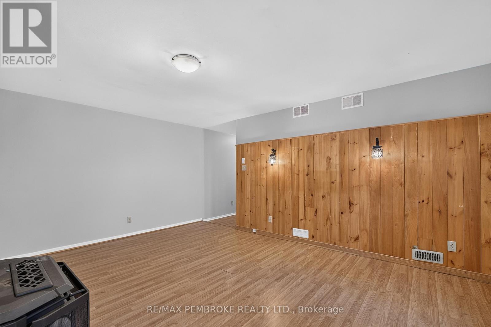 14 ROY STREET - Image 31