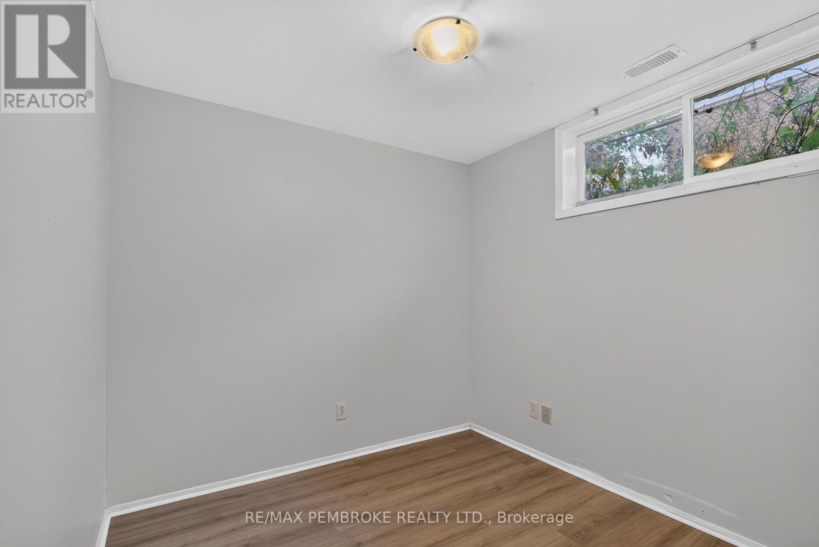 14 ROY STREET - Image 40