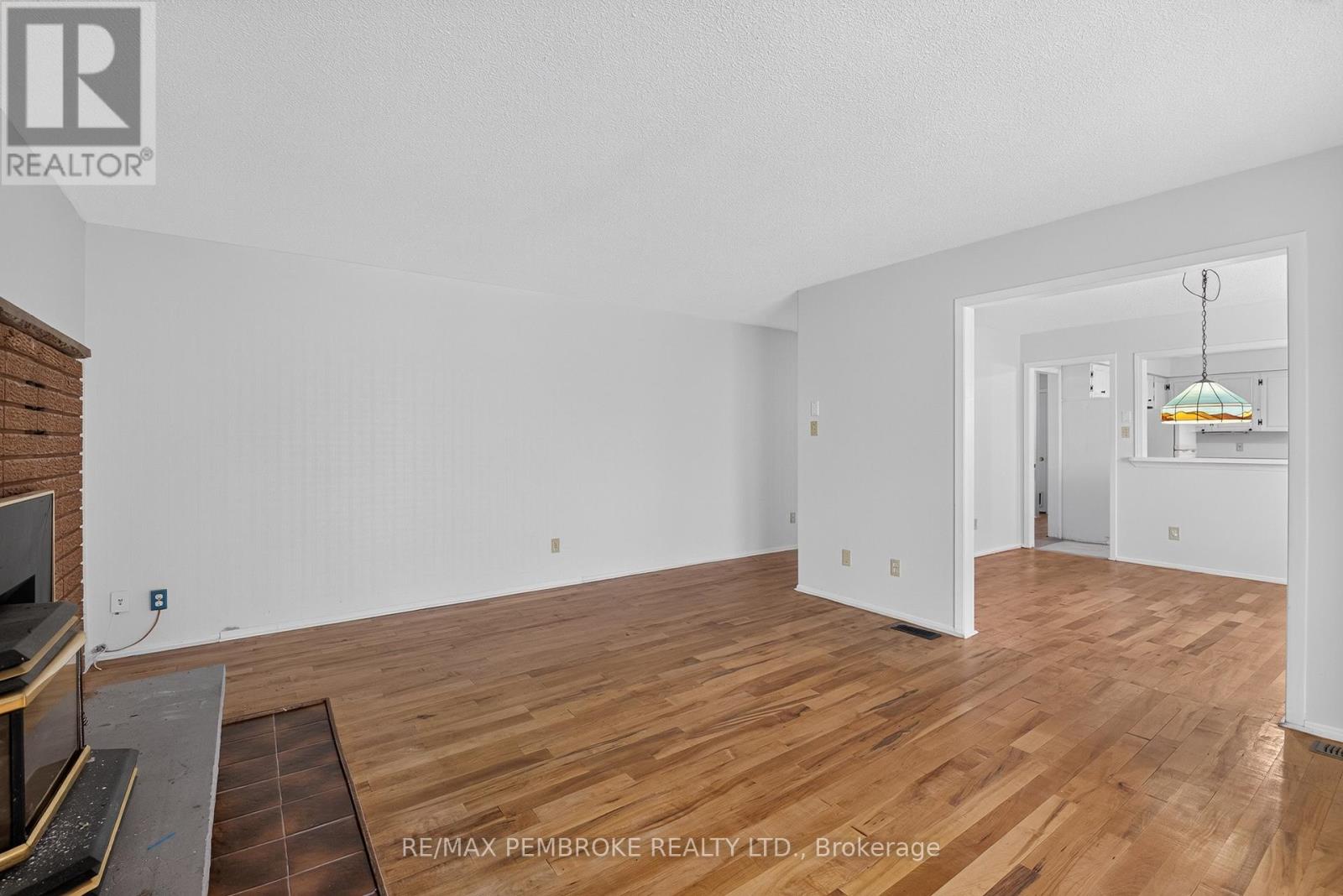 14 ROY STREET - Image 5