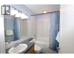 Family room - 76 Lakeway Boulevard, Sylvan Lake, AB T4S2P4 Photo 10