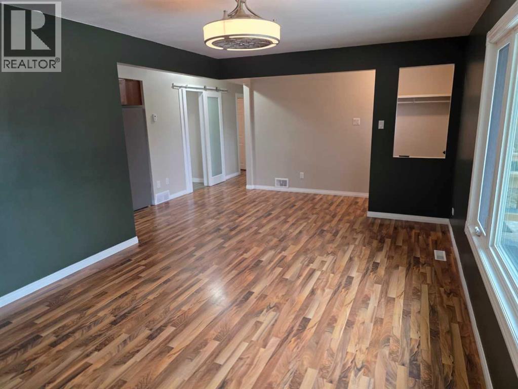 517 3 Street S - 9