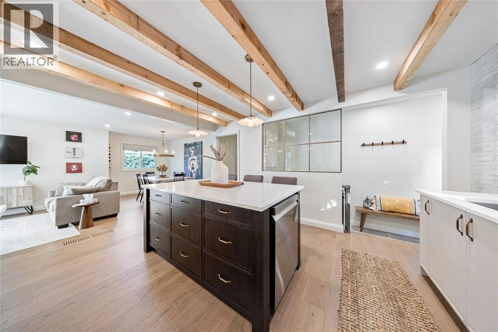 218 BLACKTHORN CRESCENT - 7