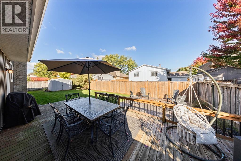 218 BLACKTHORN CRESCENT - 32