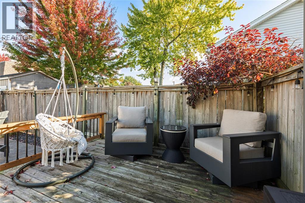 218 BLACKTHORN CRESCENT - 33