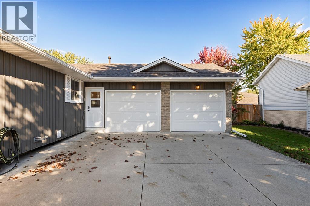 218 BLACKTHORN CRESCENT - 38