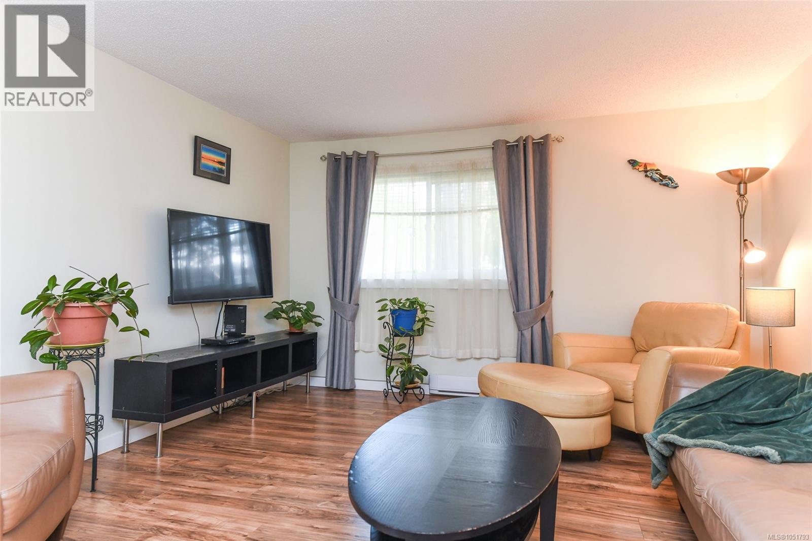 #107 175 Centennial Dr - 11