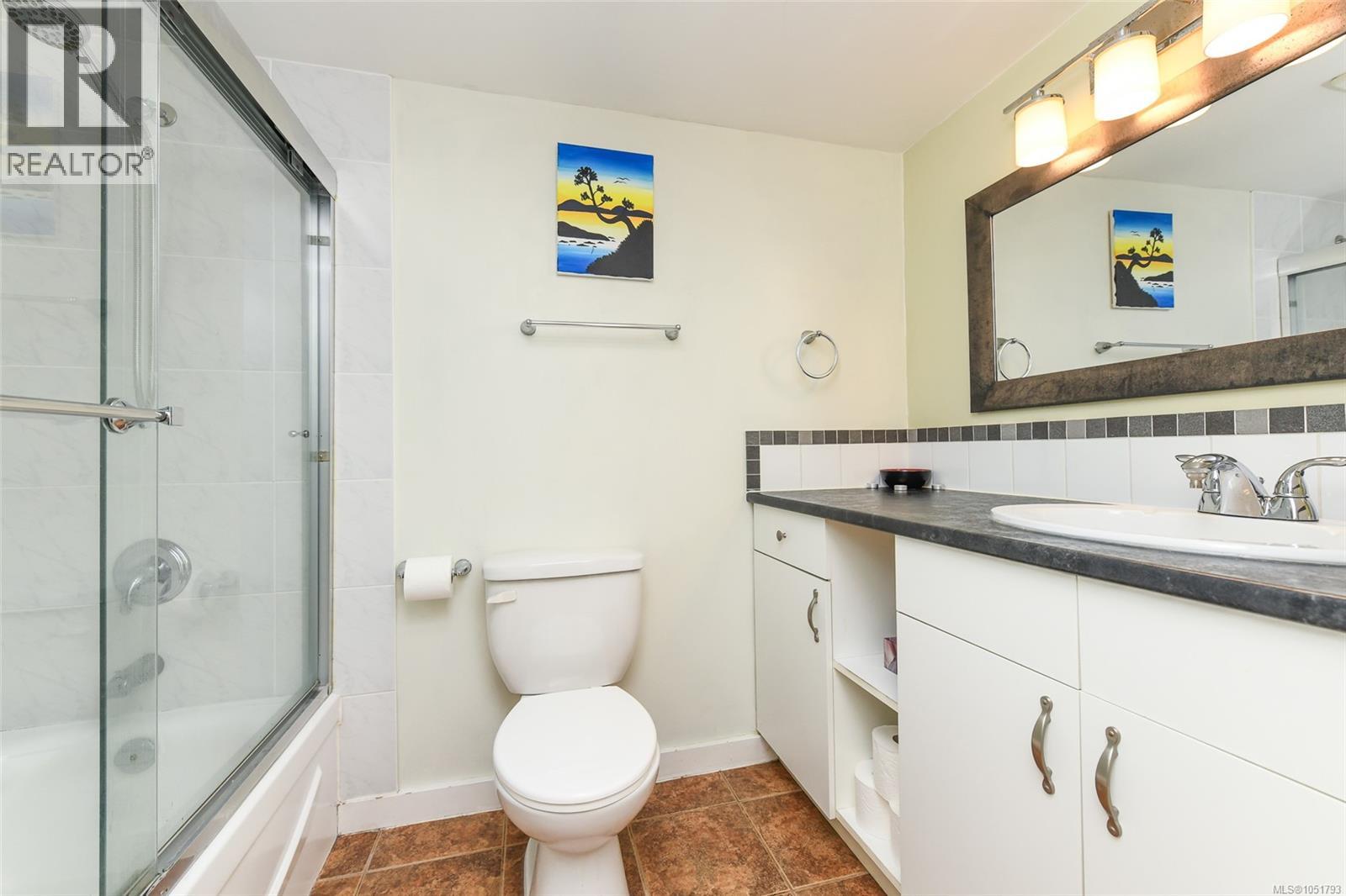 #107 175 Centennial Dr - 9
