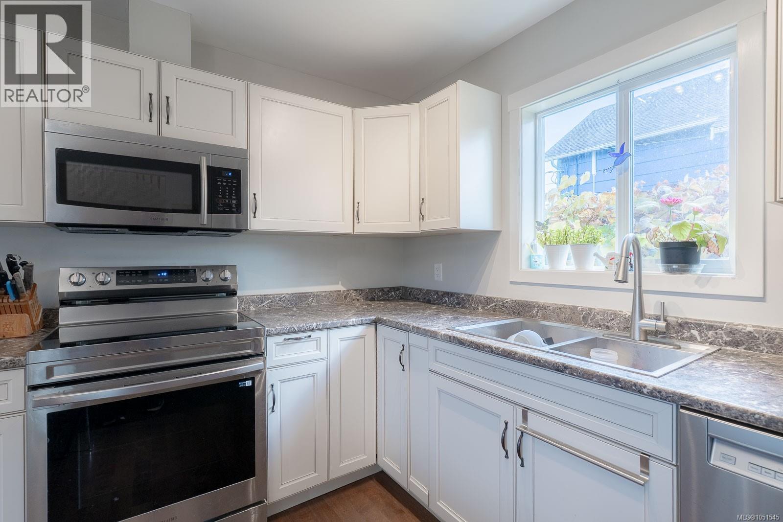 121 Harvey St - 13