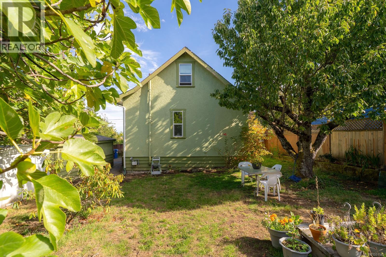 121 Harvey St - Image 37