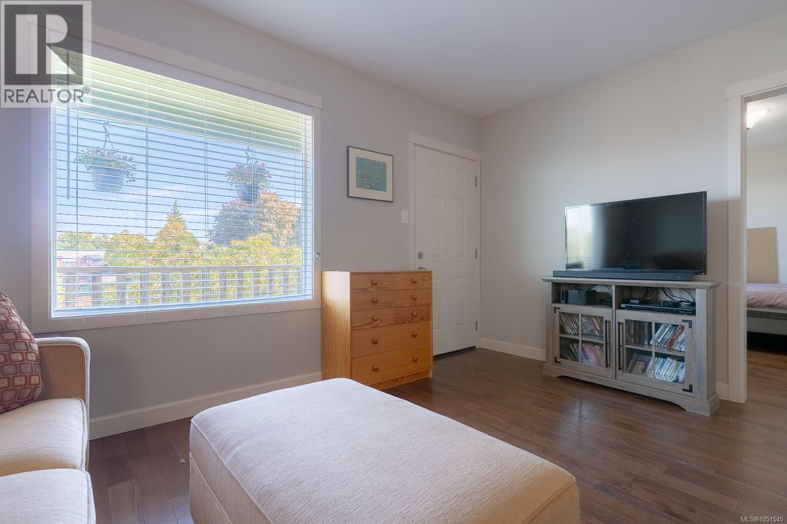 121 Harvey St - Image 6