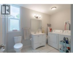 121 Harvey St, Nanaimo, BC V9R3W5 Photo 17