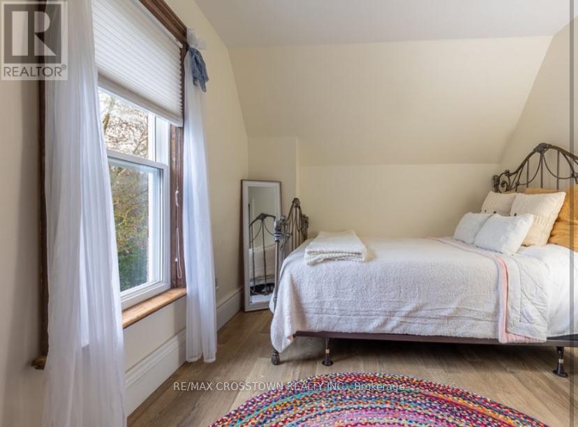 49 Park Street, Barrie, ON photo 22