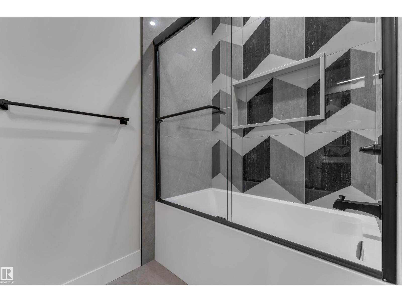 22335 85 Avenue NW, Rosenthal (Edmonton) — photo 25 of 30: Property photo