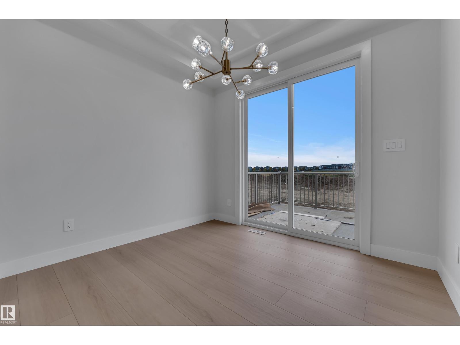 22335 85 Avenue NW, Rosenthal (Edmonton) — photo 7 of 30: Property photo