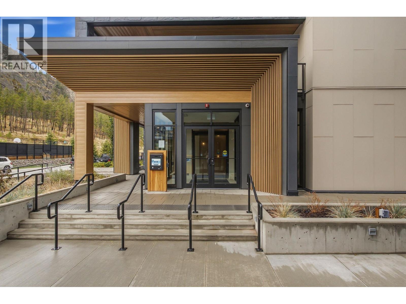 9652 Benchland Drive Unit# 404, Lake Country - Image 1