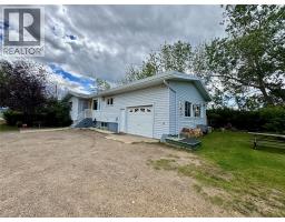 Living room - 3074 208 Road, Dawson Creek, BC V1G0C3 Photo 8