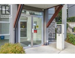 Kitchen - 104 1016 Inverness Rd, Saanich, BC V8X0B1 Photo 6