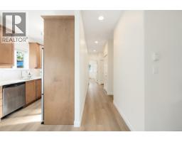 2563 Shelbourne St, Victoria, BC V8R4L7 Photo 29