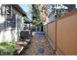 2563 Shelbourne St, Victoria, BC V8R4L7 Photo 70