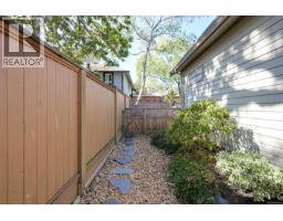 2563 Shelbourne St, Victoria, BC V8R4L7 Photo 71