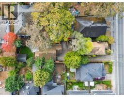2563 Shelbourne St, Victoria, BC V8R4L7 Photo 88