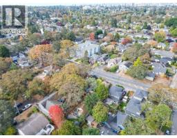 2563 Shelbourne St, Victoria, BC V8R4L7 Photo 91