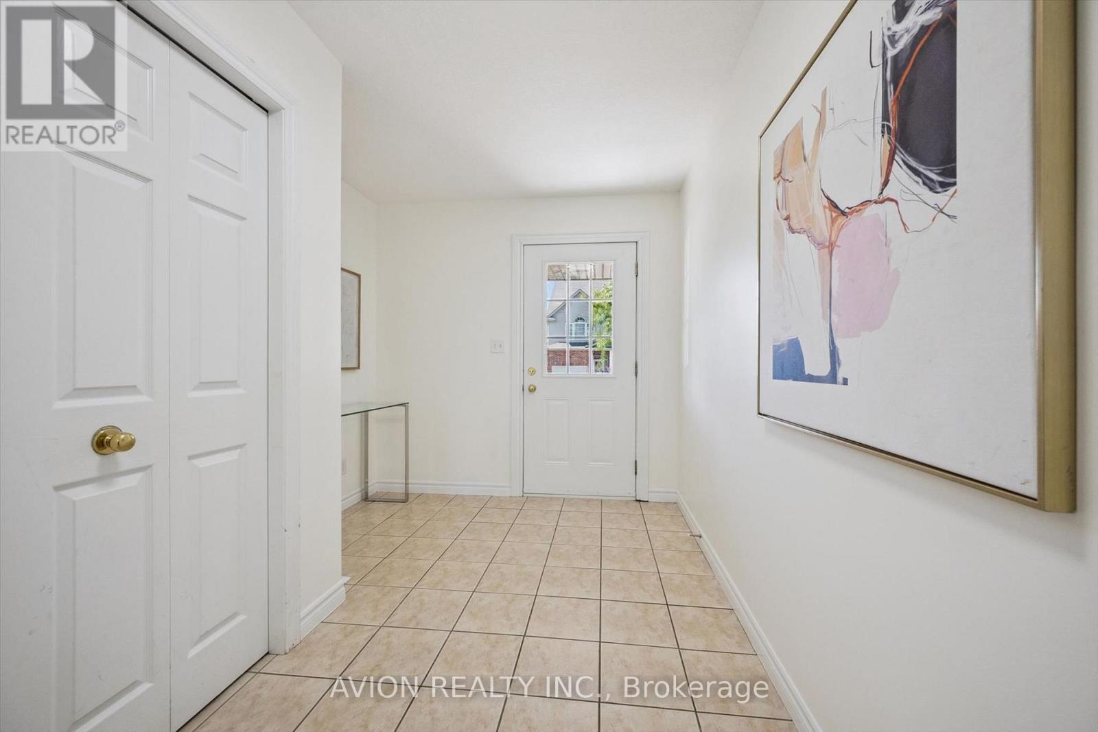 206 Buttercup Court, Waterloo, ON photo 5