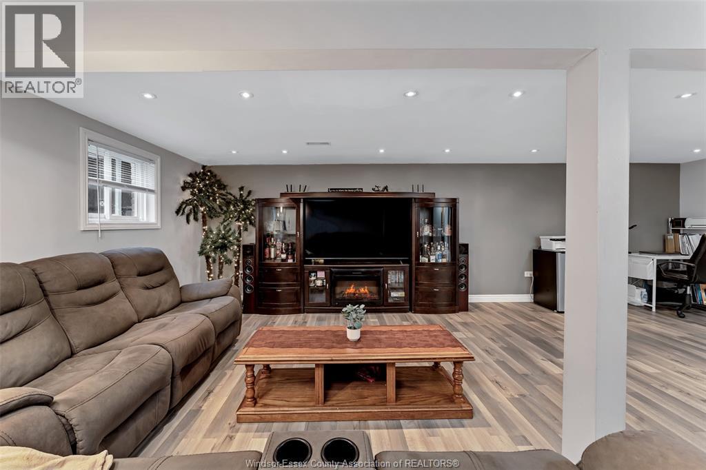3090 FAIRLANE CRESCENT - Image 20