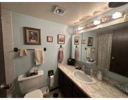 210 7426 138 Street, Surrey, BC V3W6G4 Photo 12