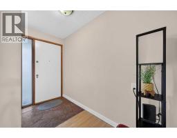 Bedroom - 4124 19 Street Nw, Calgary, AB T2L2B6 Photo 6