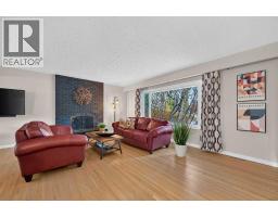4pc Bathroom - 4124 19 Street Nw, Calgary, AB T2L2B6 Photo 7