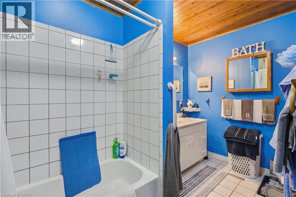 338 Albany Street — photo 24