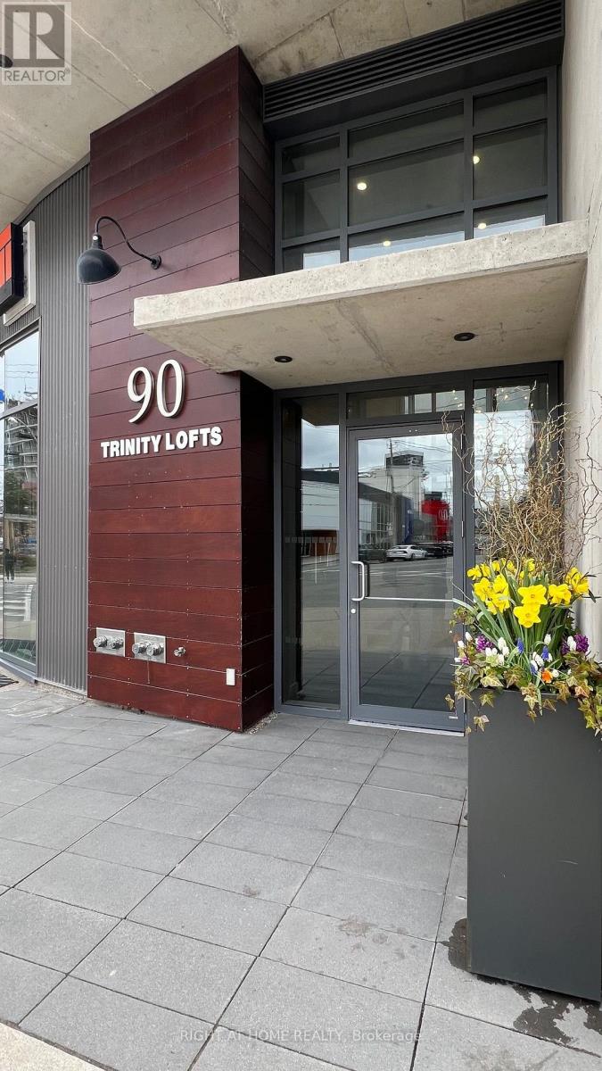 #602 90 TRINITY STREET - 1