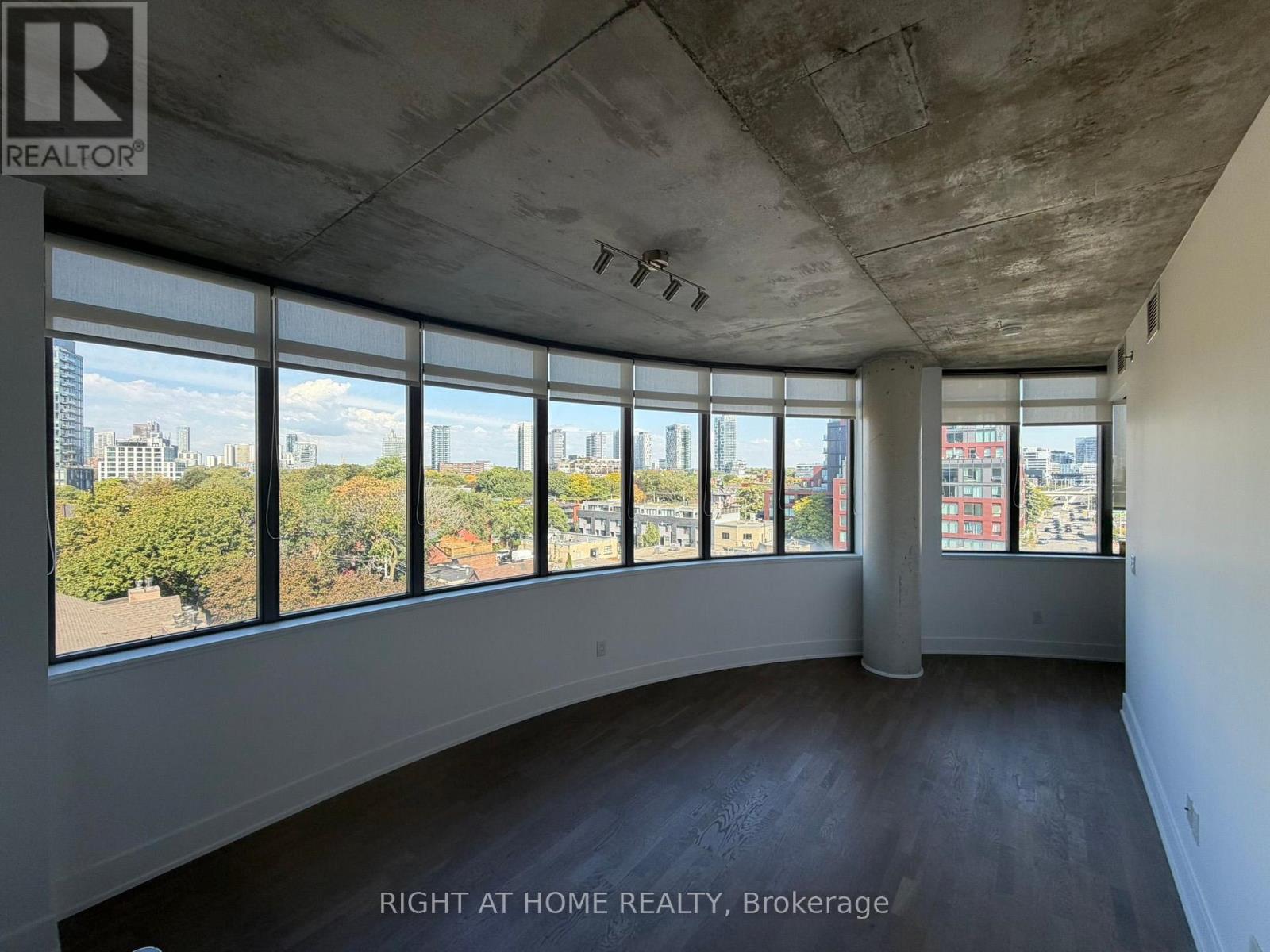 #602 90 TRINITY STREET - Image 13