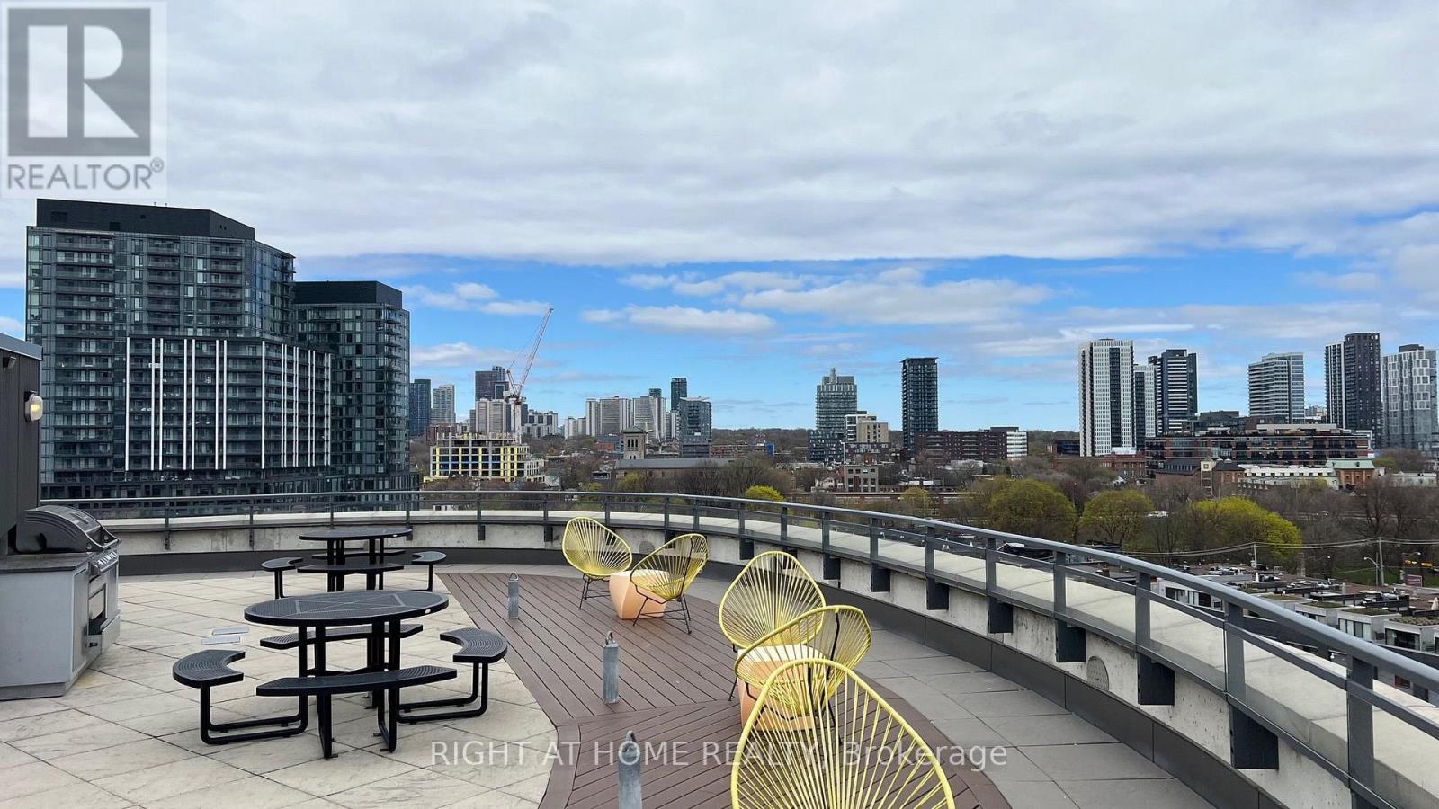 #602 90 TRINITY STREET - Image 20
